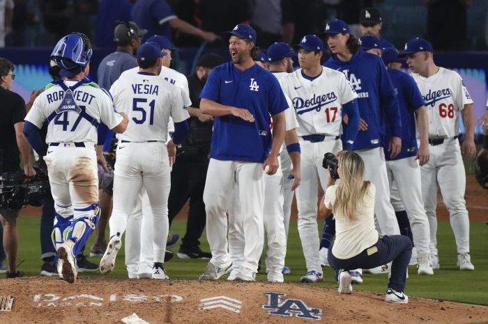 Looking at Kershaw's retirement, the best player in L.A. history, Ohtani also imagines eight years later 