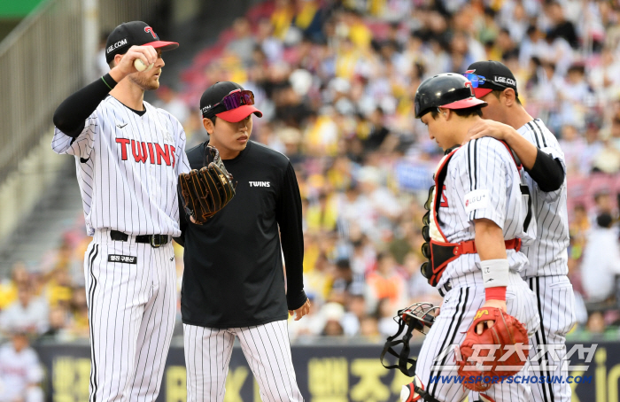 'Oh my god. I was on the verge of losing the game despite the 155-kilometer fastball in Tolhurst. ERA 0.36 → 1.54 → 2.84