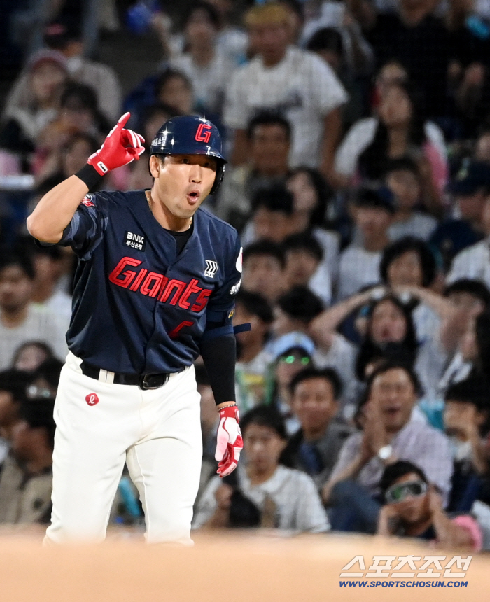 Our captain is back Jeon Jun-woo's three-run and Choi Jun-yong, Ko Seung-min's emotional hug, 4 hits in 41 days of his return to the starting lineup (Changwon site)