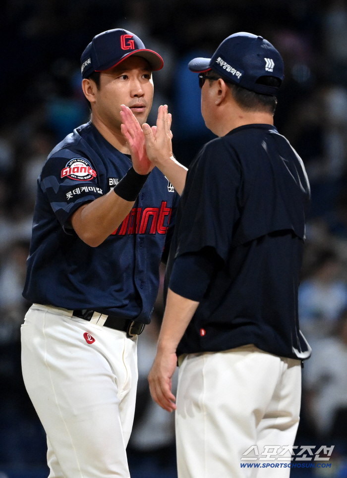Our captain is back Jeon Jun-woo's three-run and Choi Jun-yong, Ko Seung-min's emotional hug, 4 hits in 41 days of his return to the starting lineup (Changwon site)