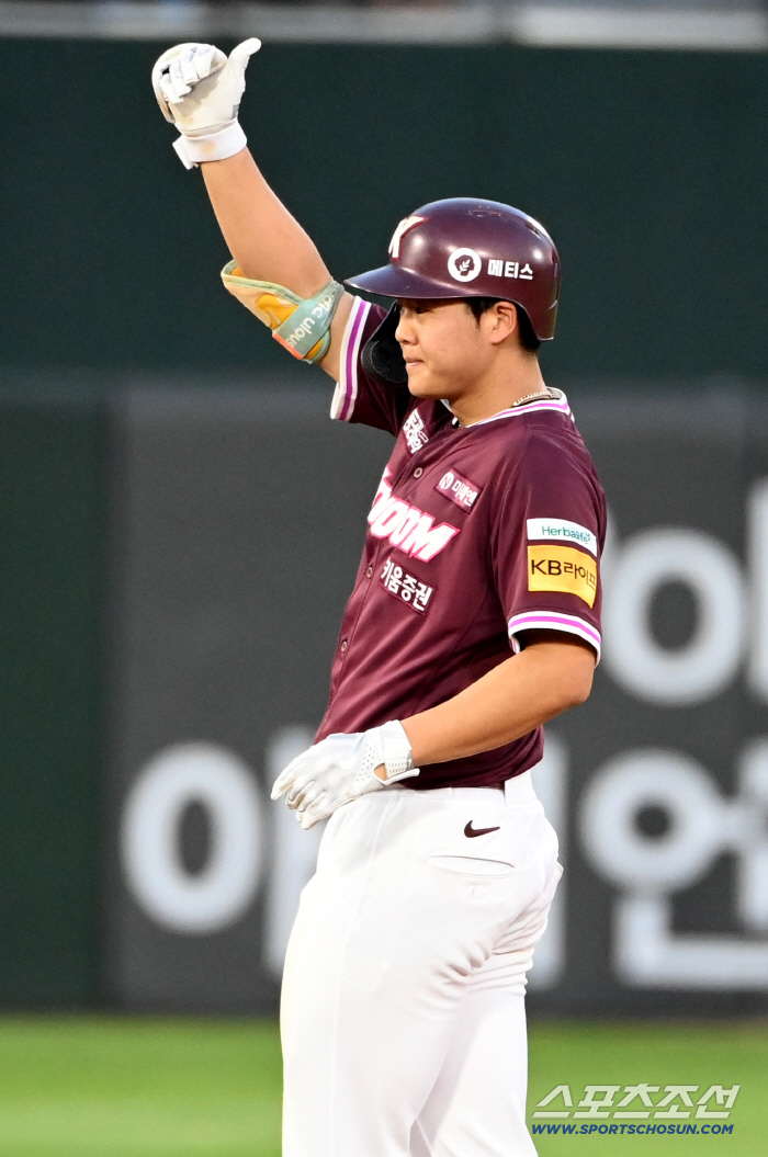  Eo Jun-seo's RBI double that brings the lead