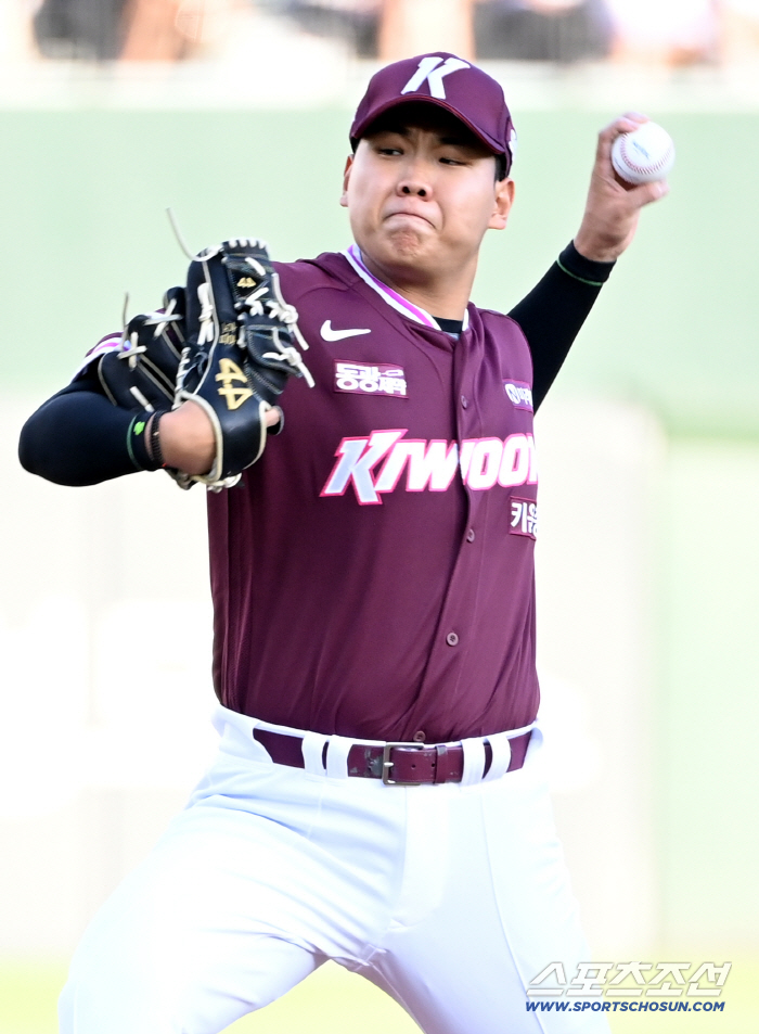  Kiwoom starter Park Jung-hoon's hard throw