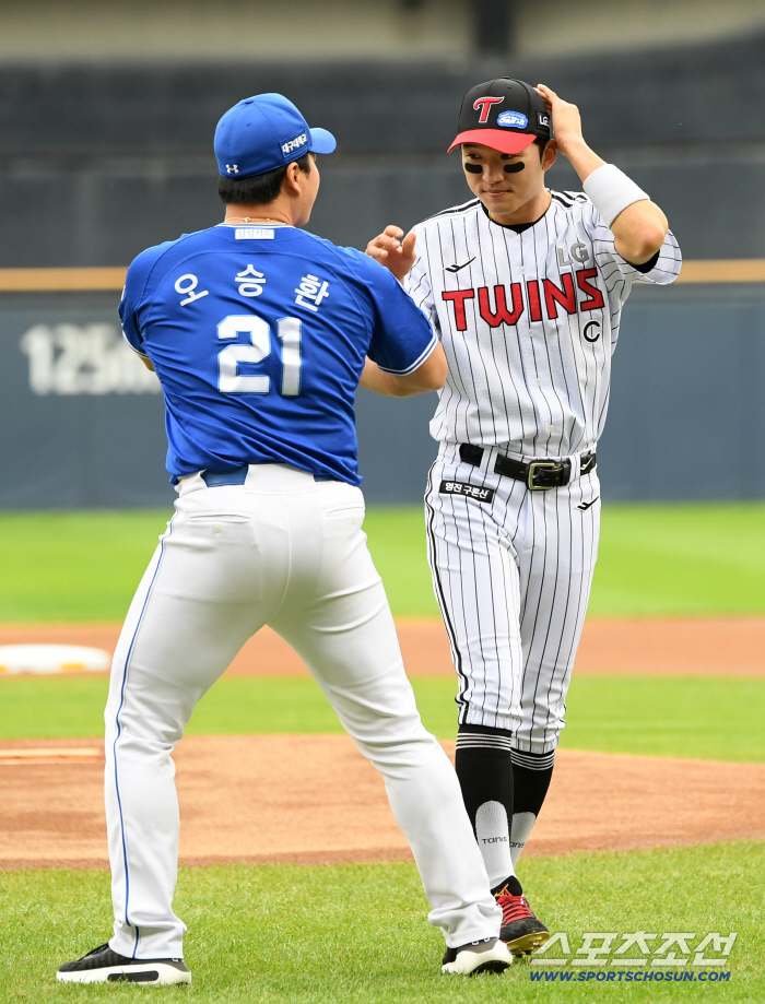  Oh Seung Hwan Park Hae Min Goodbye, the last player