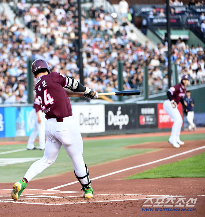  Preemptive two-run shot Song Seong-moon, pushing power over the fence