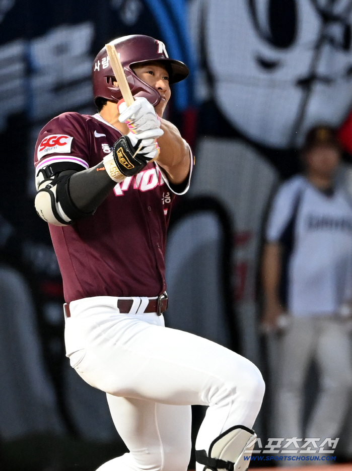  Song Sung-moon makes a timely RBI even if the bat is broken