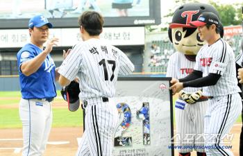  A special frame for Park Hae Min, Oh Ji Hwan and Oh Seung Hwan