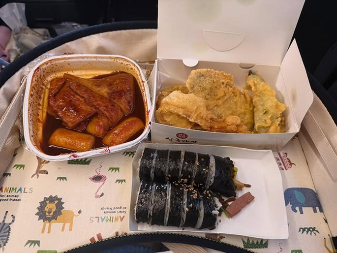 Son Ye-jin gave up diet with Haeundae tteokbokki..Make sure to eat it when you come to Busan