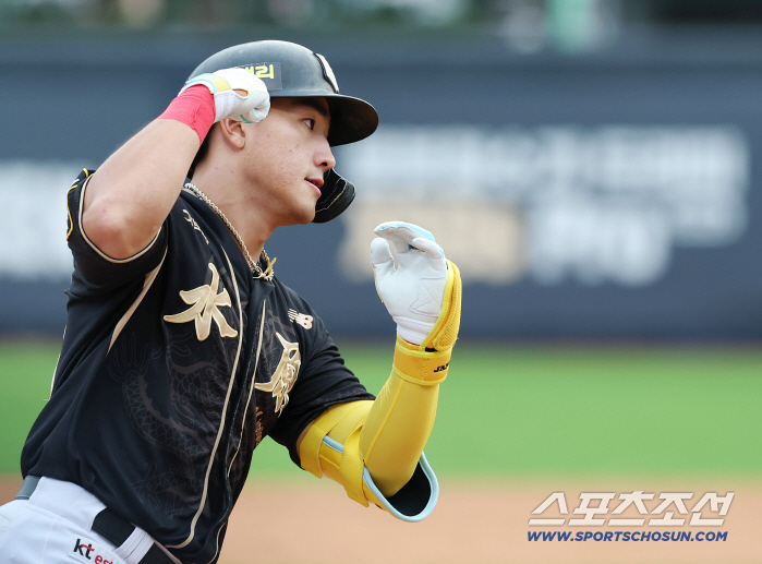 What do you mean, Ponser! 5G Defeat Perfect...KT, the 0th-ranked power of the Rookie of the Year, escapes for 4 consecutive losses by catching Hanwha 