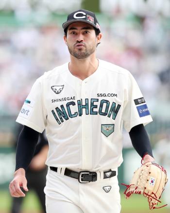 White 10 wins, the biggest crowd celebration show ever → Lee Yul-ye, three-run SSG, can't drop third place 