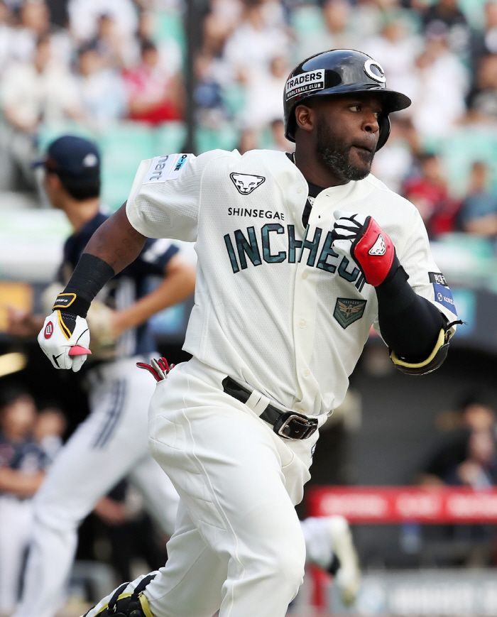 White 10 wins, the biggest crowd celebration show ever → Lee Yul-ye, three-run SSG, can't drop third place 