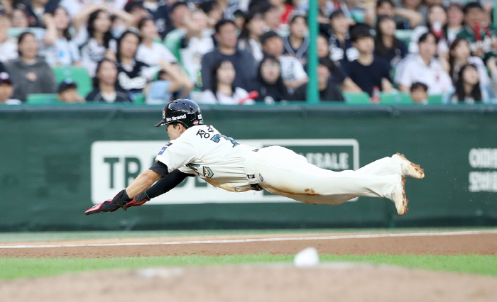 White 10 wins, the biggest crowd celebration show ever → Lee Yul-ye, three-run SSG, can't drop third place 