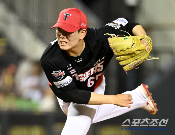 17 ⅓ scoreless innings → ERA 1.55 21-year-old Pil Seung-jo What is the reason for his surprise 2nd team? Director Lee Beom-ho revealed it himself. 