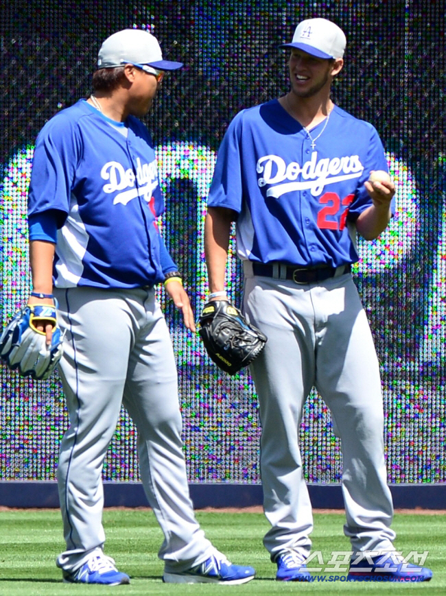 Any one-club man for 18 seasons...Seven years are the same. The secret of the ML legend that Ryu Hyun-jin admired