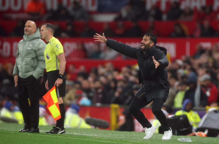 The BBC also failed to change its tactics even if the Pope persuaded it, and Amorim's stubbornness and excesses were caughtCasemiro exited Manchester United, Sanchez exited Chelsea to win 21