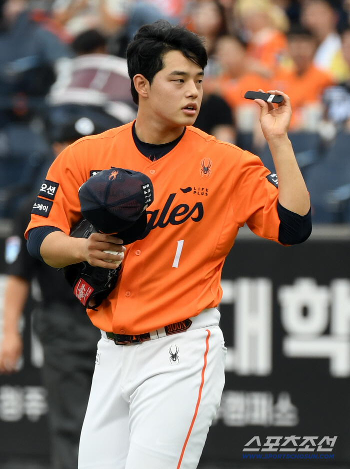 The Birth of the First 100-Mile Light-Speed Pitcher in Korean Baseball History...What about Moon Dong-joo and Ryu Hyun-jin, who opened a new history, and the third starting pitcher of fall baseball 