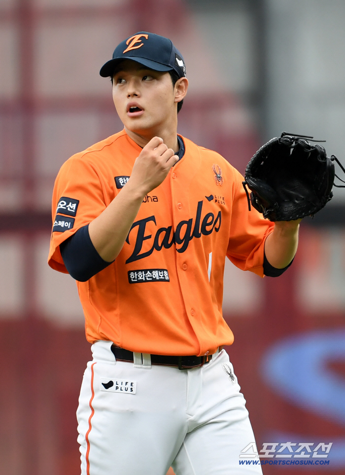 The Birth of the First 100-Mile Light-Speed Pitcher in Korean Baseball History...What about Moon Dong-joo and Ryu Hyun-jin, who opened a new history, and the third starting pitcher of fall baseball 