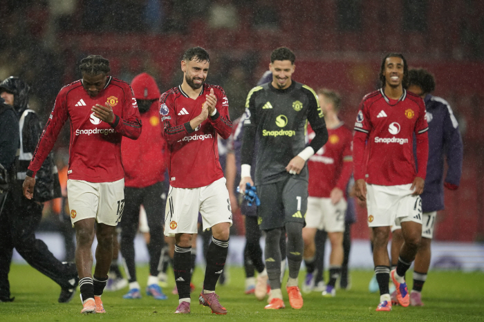 'Casemiro, five-time Champions make mistakes, too.' Amorim, I'm covering your exit! Manchester United 21 Chelsea Press Conference