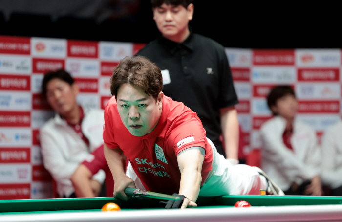 Defending champion SK Rent-A-Car is the lone No. 1 player with six consecutive wins...3rd round, take a big stride