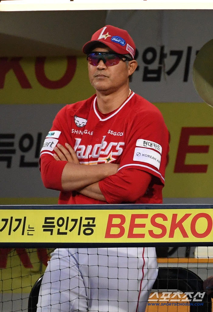 differ in opinion on both sides…Choi Jung with a hamstring injury. Check it out one more time 2G consecutive selections excluded