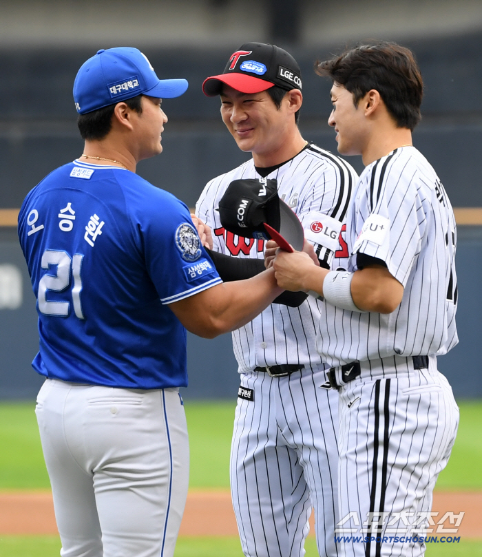 It is difficult to advise 549S Legend in Korea, the U.S. and Japan that a college graduate has thrown 21 years, but we have to overcome that difficulty.