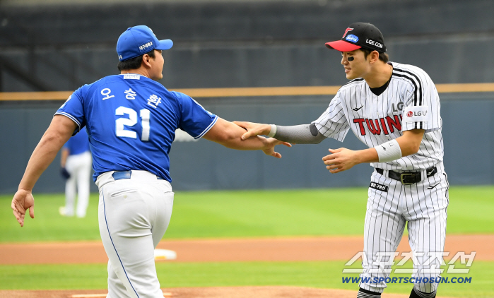 It is difficult to advise 549S Legend in Korea, the U.S. and Japan that a college graduate has thrown 21 years, but we have to overcome that difficulty.