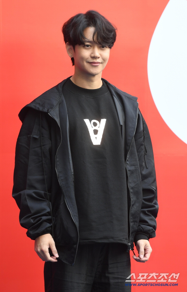 Kang Gyun-Sung is in violation of the contract. 14 years of premarital purity 