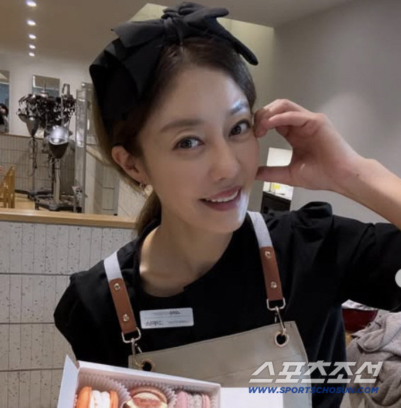 Lee Ji-hyun made a big hit after transforming into a hairdresser, but she blinked her apple hair finish feed