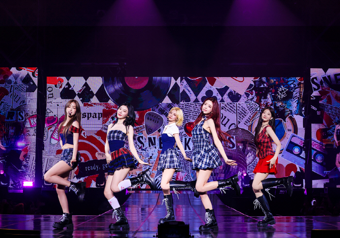 ITZY and JYP renewed their contracts for 7 years too short