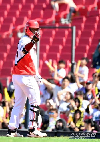  Han Junsu's first RBI hit!