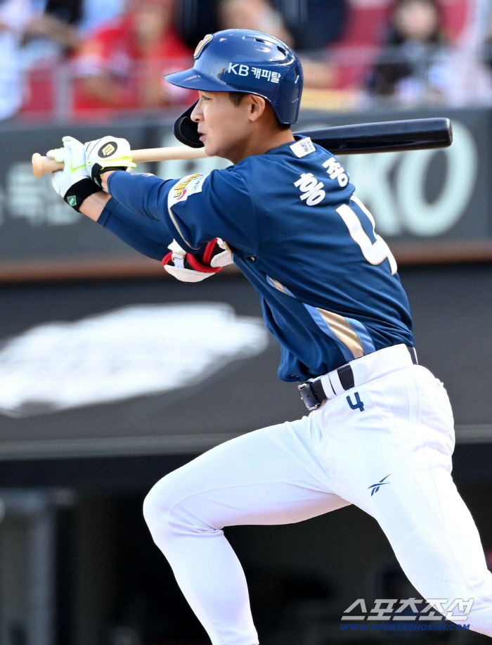  Hong Jong-pyo hits from the returning champion