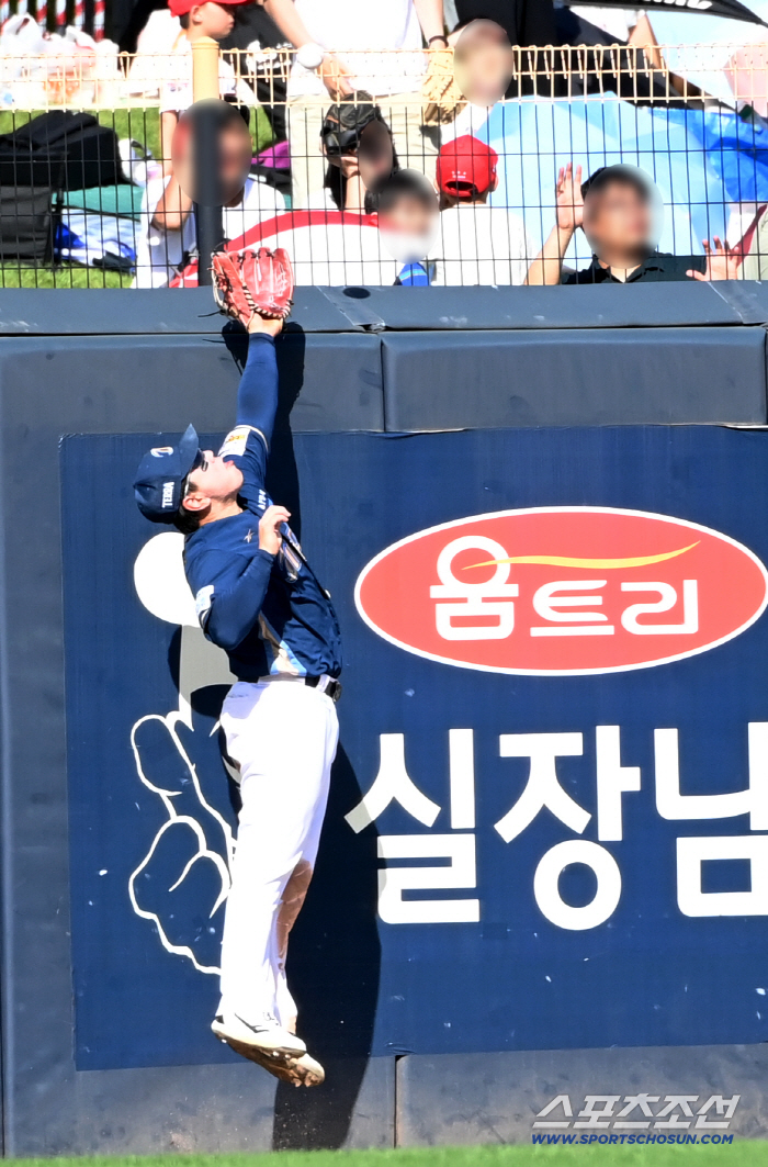  Lee Woosung, Wisdom Home Run Ball Jump Catch!