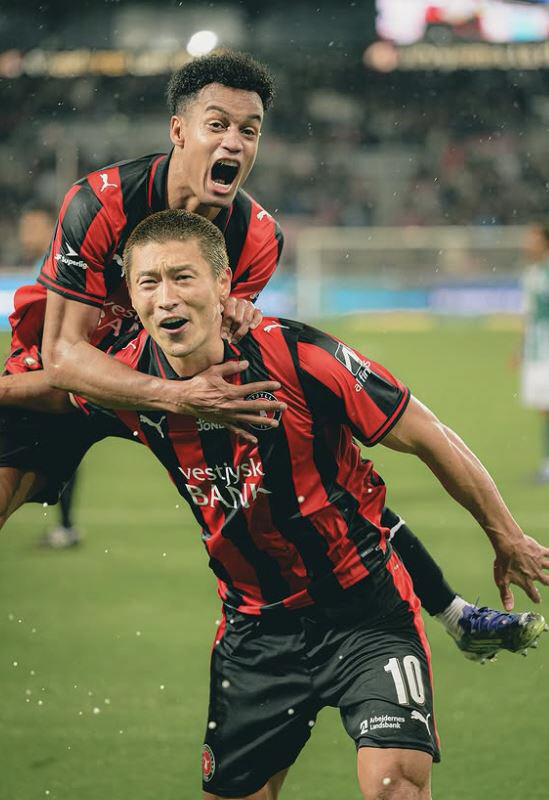 Pro-muscular body, how hard did he try? Cho Kyu-sung, first goal in the league against Vyborg, 2 consecutive resurrection shots!Hong Myung-bo's one-top competition is heating up