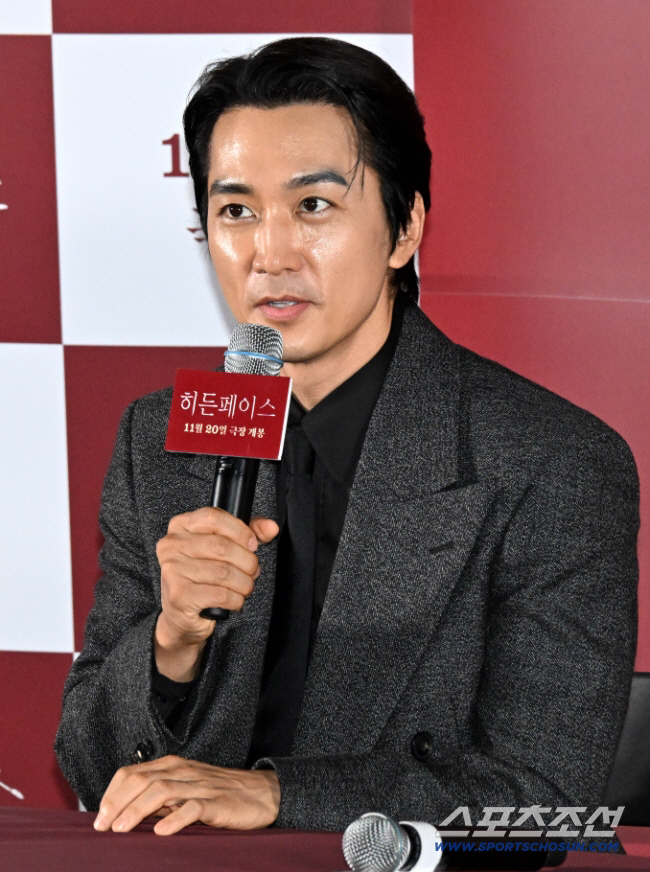 Song Seung-heon, today (21st) Mother's Award...Protecting the mortuary in sorrow