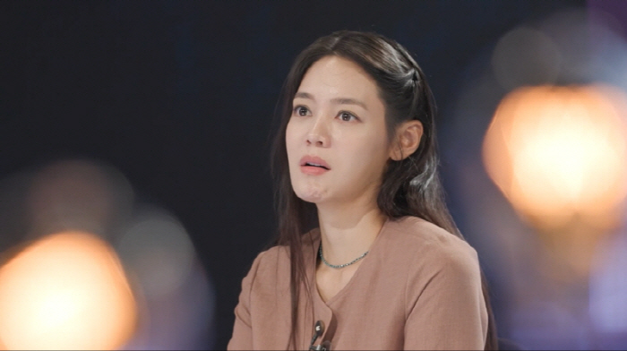 Ahn Hyun-mo is surprised to see an internal combustion apartment in his 50s...To hide this, brazenly (smoking gun)