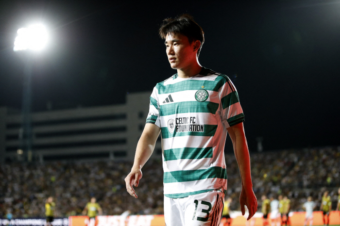 Disappointing transfer failure, national team winger Yang Hyun-joon exploded with his first goal of the Scottish Celtic season