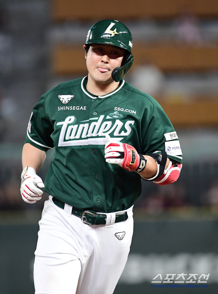 Hamstring pain → Other hospital findings → Light inflammation confirmed. batting average of 0.241 Choi Jung, the coach who swept his chest due to the injury of the batter, may be able to play against KT as early as possible (Incheon Comment)