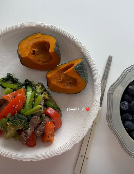 Lee Si-young gained only 4kg at full term...incredible self-care