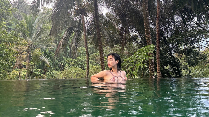 Phishing crime victim Lee Ju-young, vacation ship's unconventional swimsuit...A twist with a dizzying body. 