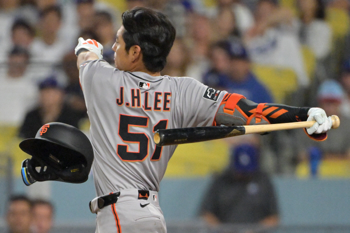  Lee Jung-hoo, who keeps his head down, is on the verge of collapse of a batting average of 260. Is the MLB level high or Lee Jung-hoo's skills are this good