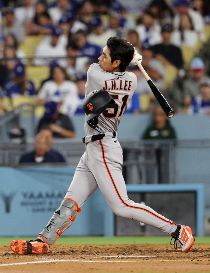  Lee Jung-hoo, who keeps his head down, is on the verge of collapse of a batting average of 260. Is the MLB level high or Lee Jung-hoo's skills are this good