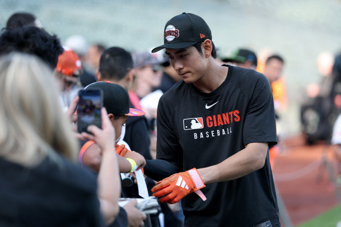  Lee Jung-hoo, who keeps his head down, is on the verge of collapse of a batting average of 260. Is the MLB level high or Lee Jung-hoo's skills are this good