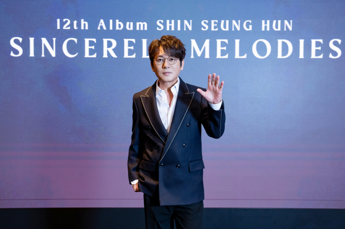 Shin Seung-hoon's rival Kim Gun-mo also made a comeback. Didn't you two plan it…Singers in the 90s made a comeback. Encouraging