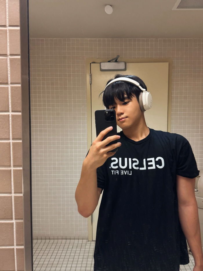 Yoon Hoo, what about the test for prestigious college students...Going straight to the gym during midterms. 