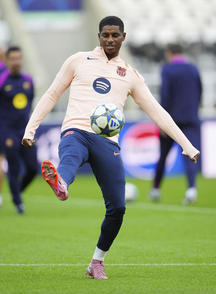 You really can't use it The rip-off that was leaking in Manchester United, the same in Warsaw. Bad boy Rashford is late for training, so he's not selected