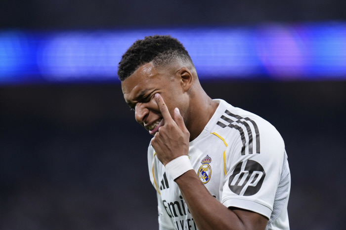 74696367 Not a baseball team ranking...Mbappe, No Ballon d'Orneymar behind her best friend
