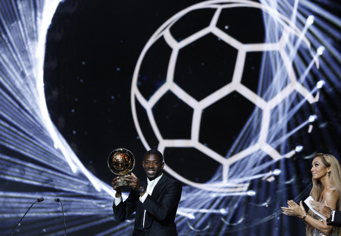 Best star in Europe from gold playing all night...Lee Kang-in's colleague Dembele won the 2025 Ballon d'Or