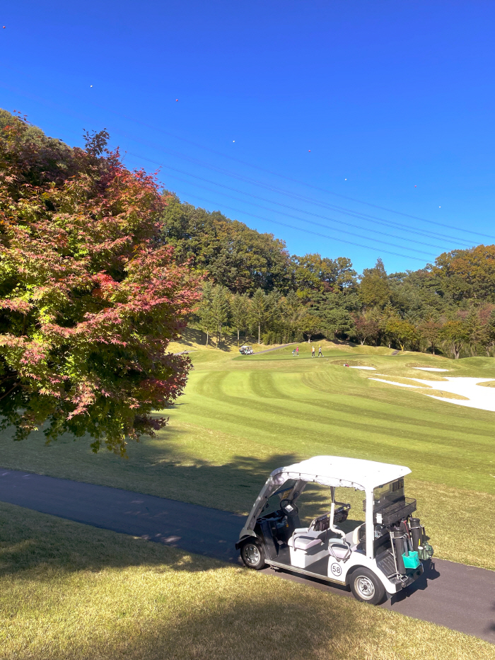 During the long Chuseok holiday, golf course business days vary widely, and which golf course is closed on the day of Chuseok?