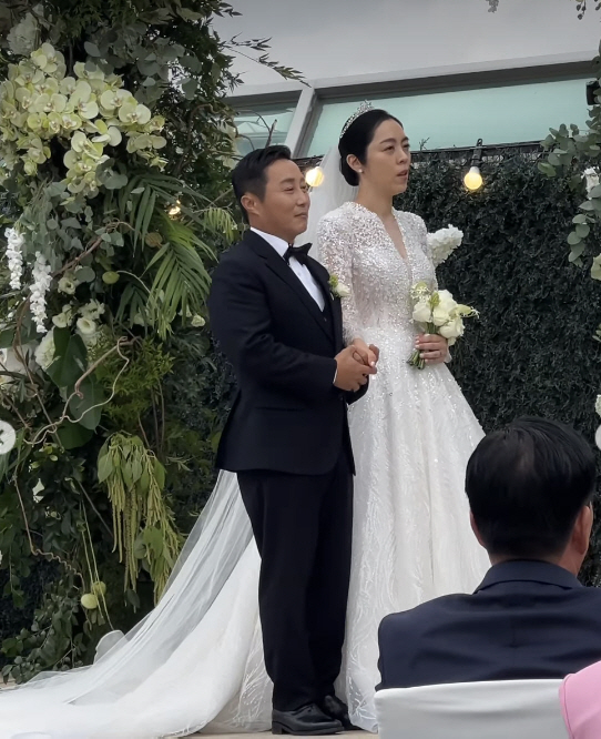First time at a wedding like Choi Yeojin...Kim Byung-man shed tears and moved at the scene of his remarriage ceremony