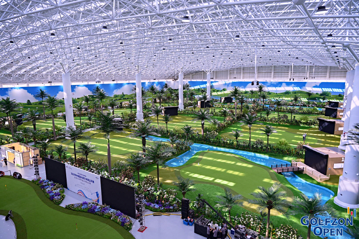 Golf Zone presents possibility of global tour as city golf tournament combined with screen and field