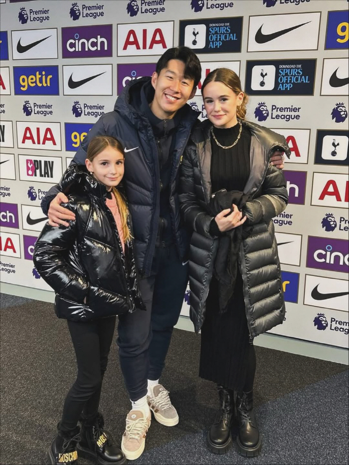 I'm happy to see Uncle Son Heungmin again After two years with SON and Lloris family, even my wife welcomed me and left Tottenham and united in LA